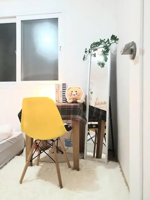Apartment Entire Private House In Seoul 2Br, Kitchen, Family Stay